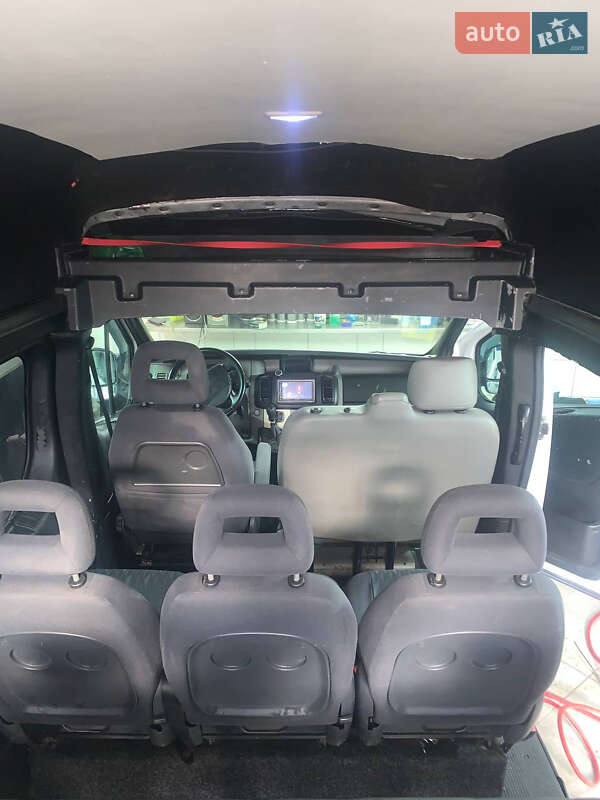 Мінівен Renault Trafic 2006 в Новояворівську