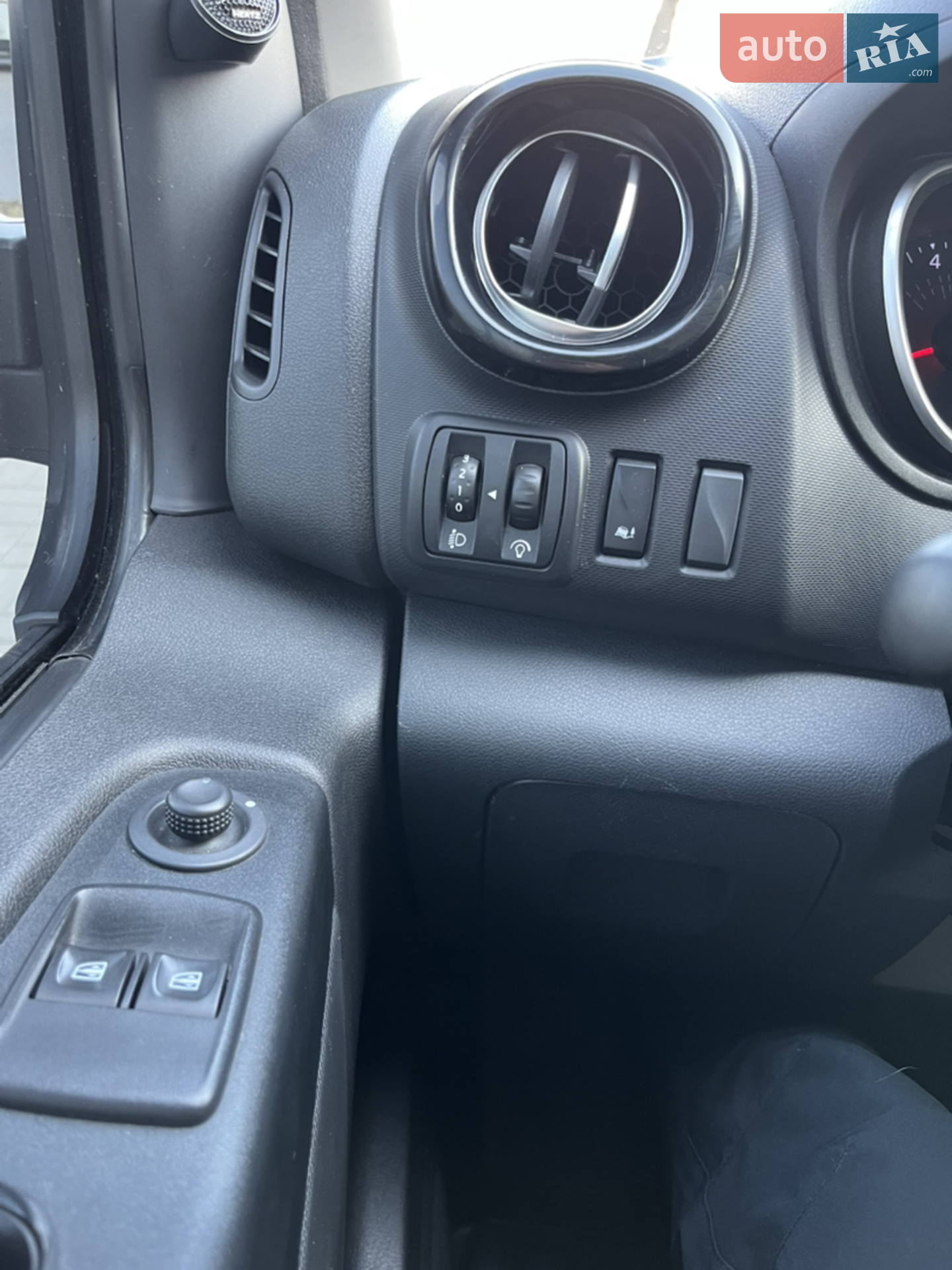 2019 Renault Trafic - мініатюра 11