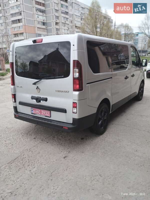 Мінівен Renault Trafic 2017 в Дніпрі