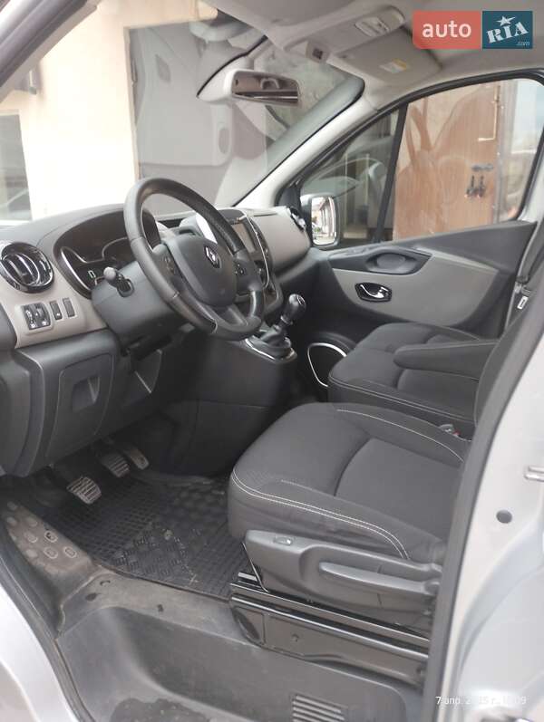 Мінівен Renault Trafic 2017 в Дніпрі