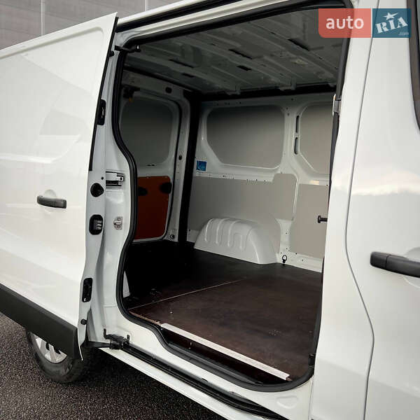 Вантажний фургон Renault Trafic 2020 в Києві