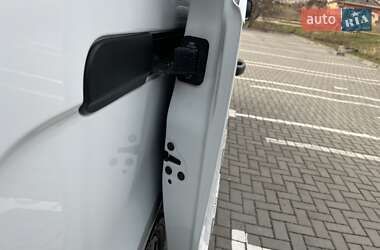 Грузовой фургон Renault Trafic 2020 в 