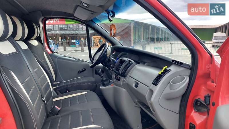 Минивэн Renault Trafic 2003 в Вознесенске