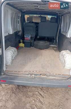 Грузовой фургон Renault Trafic 2005 в 