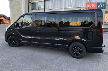 Минивэн Renault Trafic 2016 в 