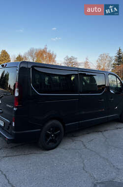 Минивэн Renault Trafic 2016 в 