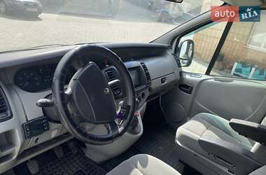 Минивэн Renault Trafic 2005 в 
