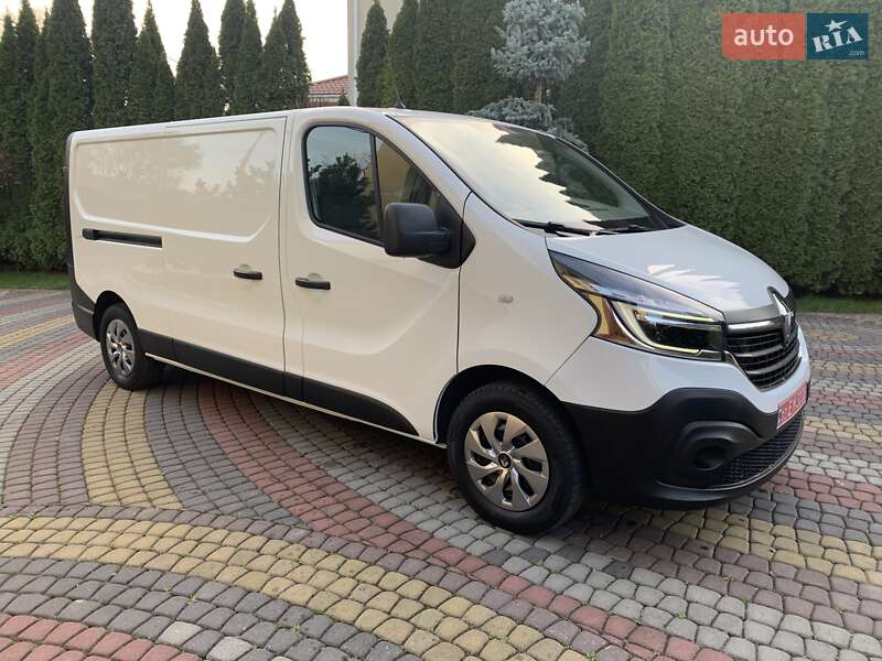 Грузовой фургон Renault Trafic 2020 в 