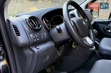 Минивэн Renault Trafic 2021 в 
