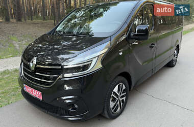 Минивэн Renault Trafic 2021 в 