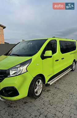 Минивэн Renault Trafic 2016 в 