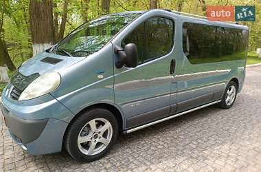 Минивэн Renault Trafic 2012 в 