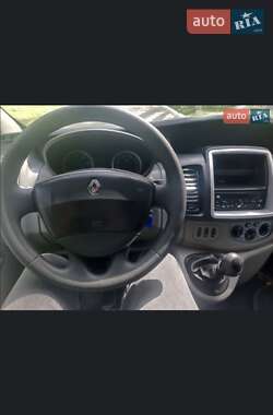 Минивэн Renault Trafic 2012 в 