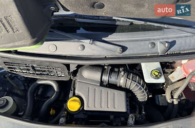 Минивэн Renault Trafic 2014 в 