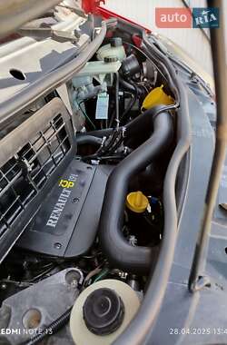 Мінівен Renault Trafic 2004 в 