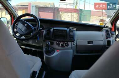 Мінівен Renault Trafic 2004 в 