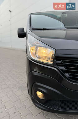 Минивэн Renault Trafic 2016 в 