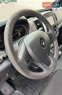 Минивэн Renault Trafic 2016 в 