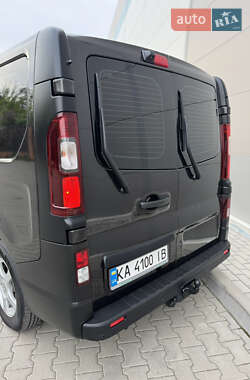 Минивэн Renault Trafic 2016 в 