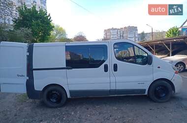 Грузопассажирский фургон Renault Trafic 2005 в 