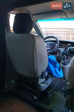 Грузопассажирский фургон Renault Trafic 2005 в 
