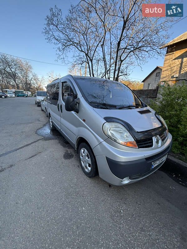 Минивэн Renault Trafic 2007 в 