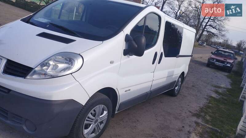 Мінівен Renault Trafic 2013 в 