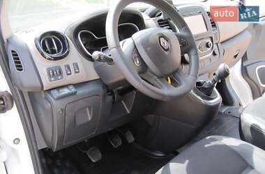 Мінівен Renault Trafic 2016 в 