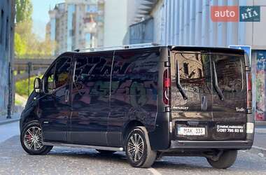 Вантажопасажирський фургон Renault Trafic 2011 в 
