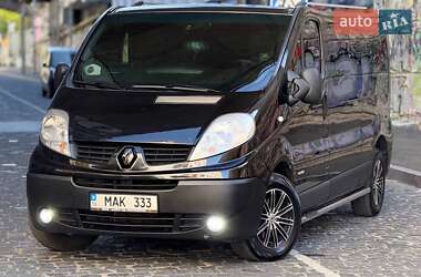 Вантажопасажирський фургон Renault Trafic 2011 в 