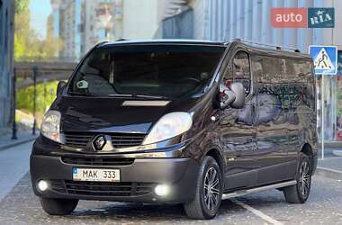 Вантажопасажирський фургон Renault Trafic 2011 в 