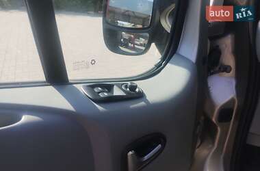 Минивэн Renault Trafic 2012 в 