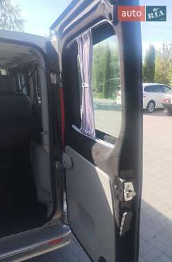 Минивэн Renault Trafic 2012 в 