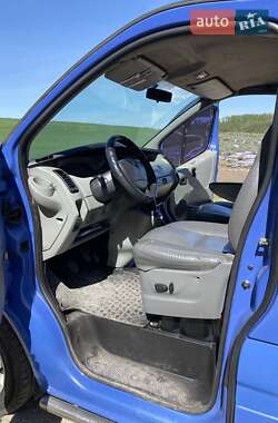Минивэн Renault Trafic 2005 в 