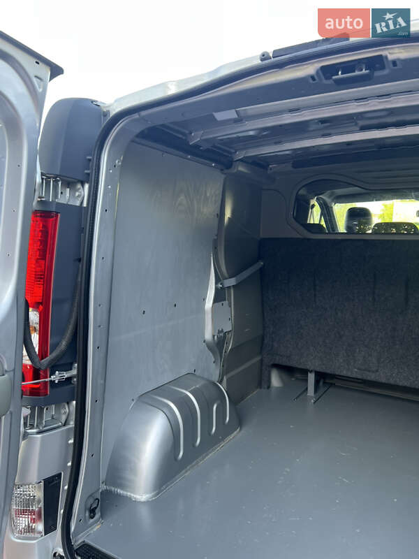 Мінівен Renault Trafic 2013 в Рівному