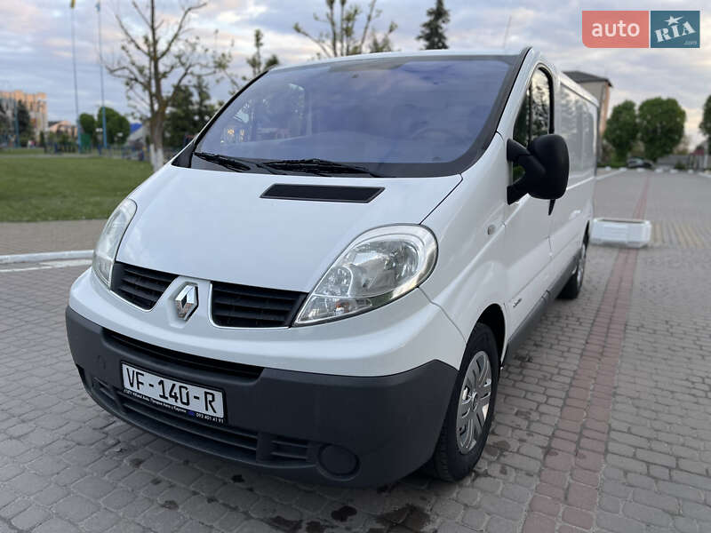 Вантажний фургон Renault Trafic 2014 в Радивиліві