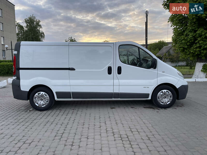 Вантажний фургон Renault Trafic 2014 в Радивиліві