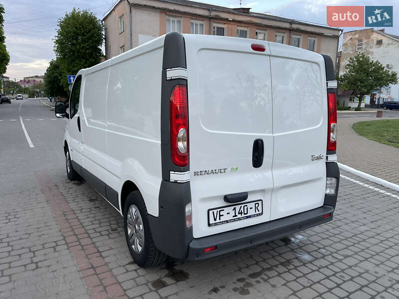 Вантажний фургон Renault Trafic 2014 в Радивиліві