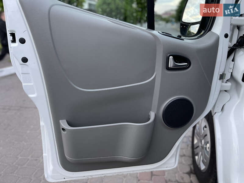 Вантажний фургон Renault Trafic 2014 в Радивиліві