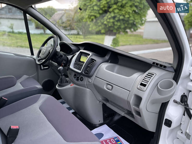 Вантажний фургон Renault Trafic 2014 в Радивиліві