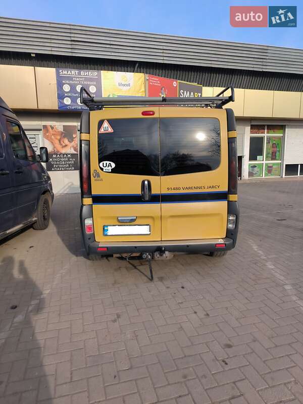 Мінівен Renault Trafic 2005 в Павлограді