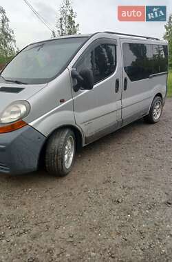 Минивэн Renault Trafic 2002 в Кельменцах