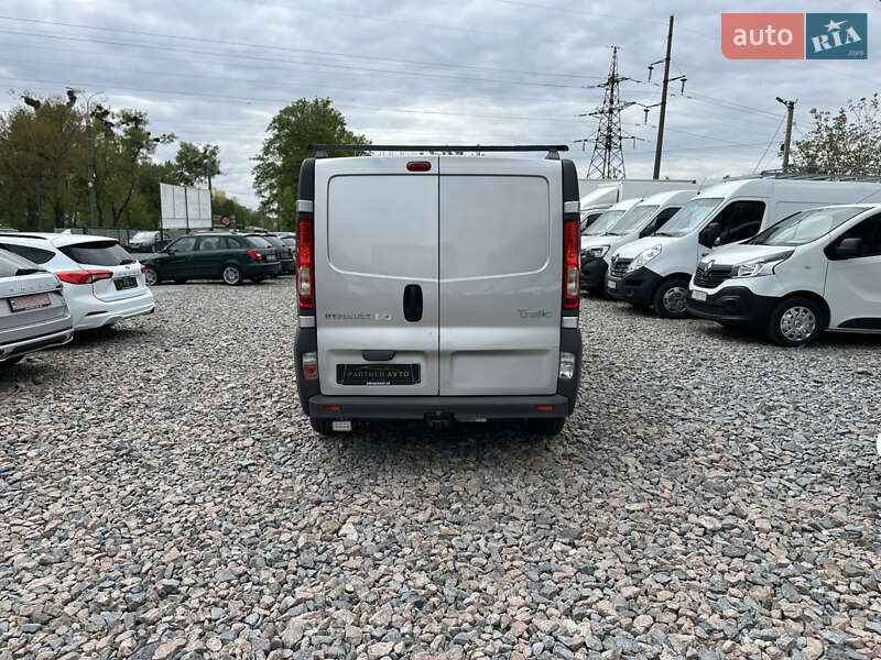 Вантажний фургон Renault Trafic 2013 в Рівному