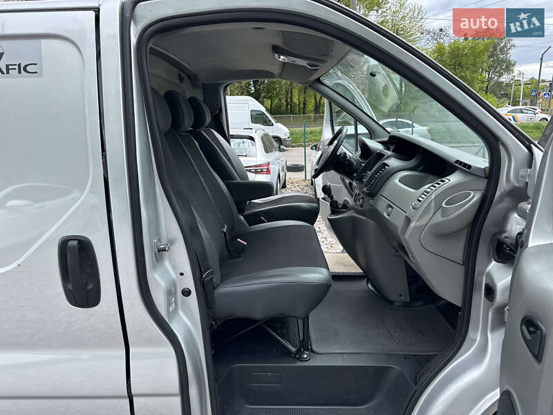 Вантажний фургон Renault Trafic 2013 в Рівному