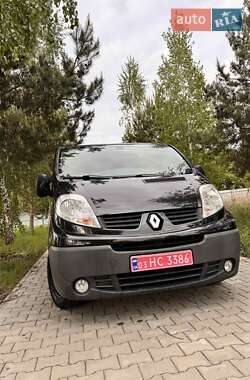 Грузопассажирский фургон Renault Trafic 2014 в Дубно