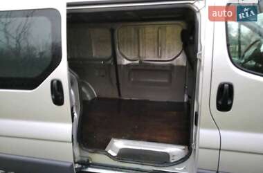 Грузовой фургон Renault Trafic 2012 в 