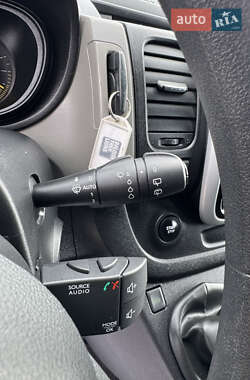 Мінівен Renault Trafic 2016 в 