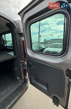 Мінівен Renault Trafic 2016 в 