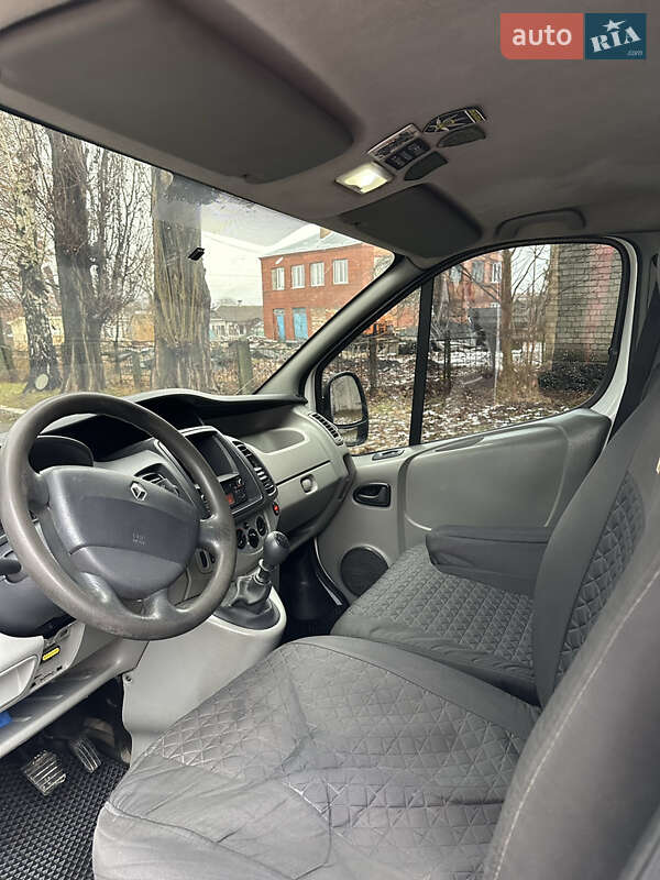 Вантажний фургон Renault Trafic 2011 в Рівному