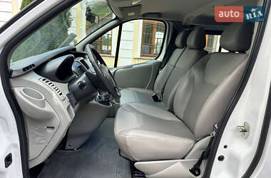 Мінівен Renault Trafic 2011 в 
